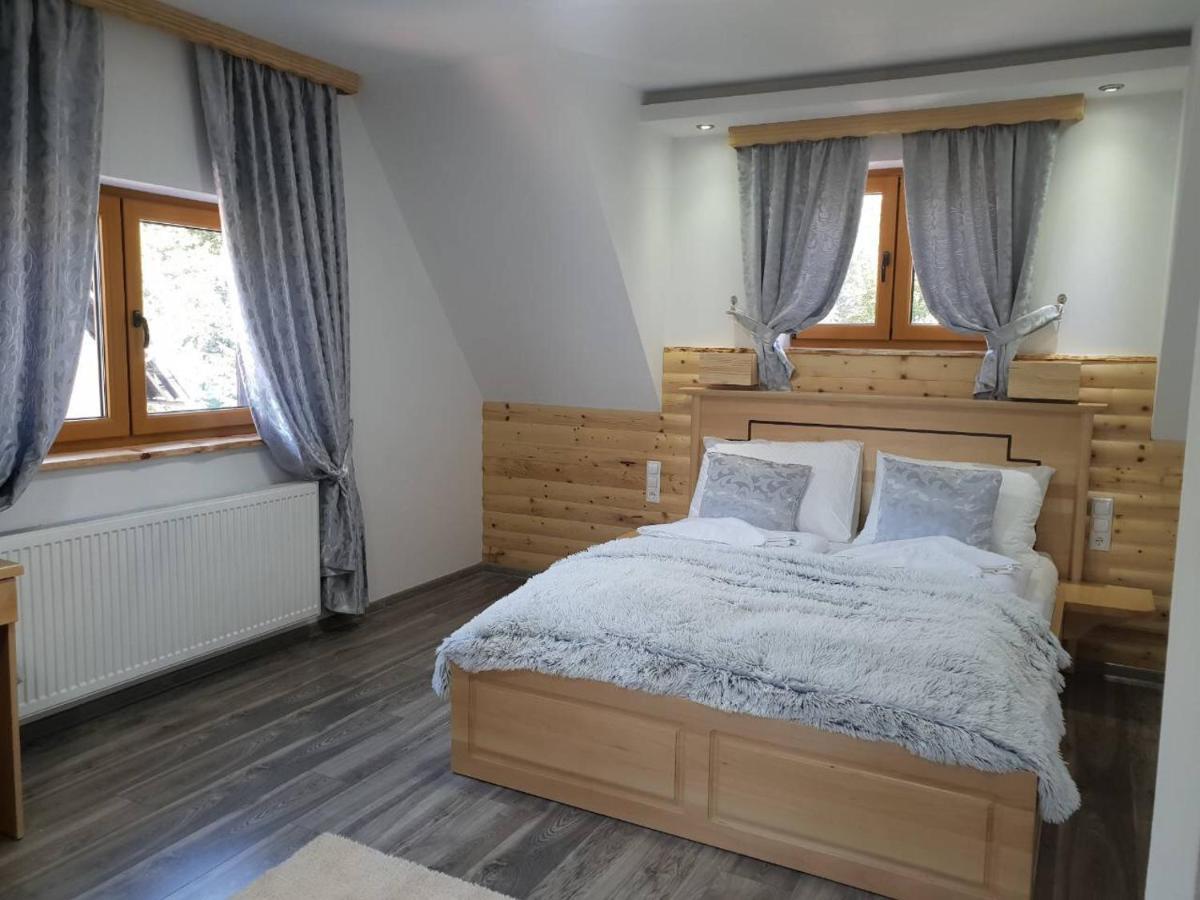 Hotel Pansion House Prijeboj à Plitvička Jezera Extérieur photo