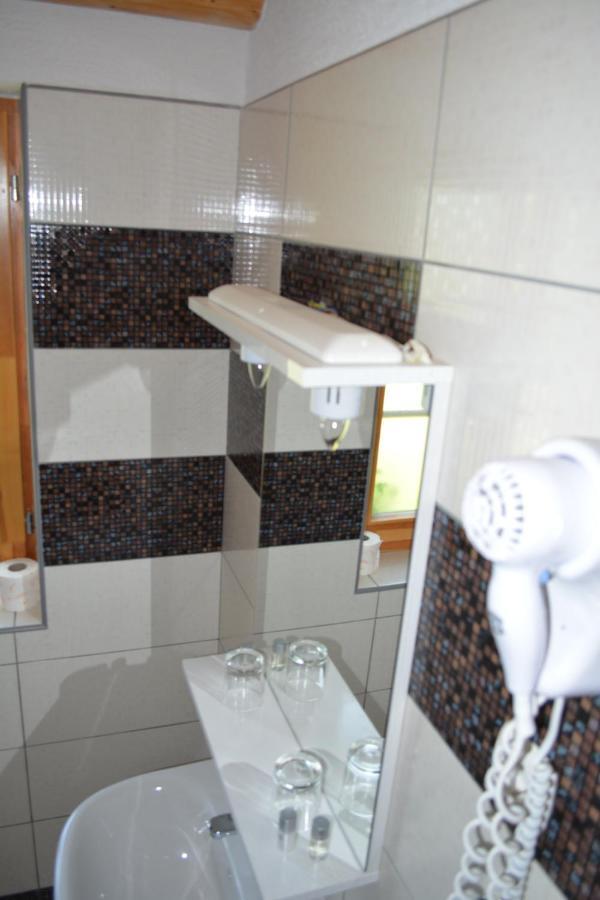 Hotel Pansion House Prijeboj à Plitvička Jezera Extérieur photo